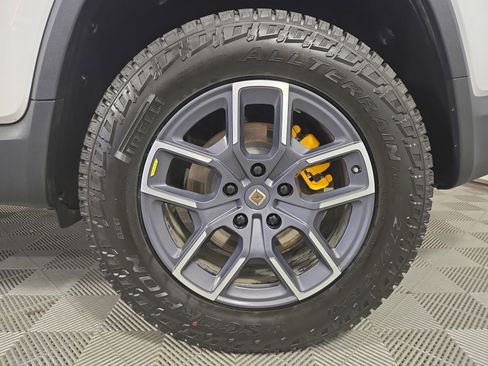 Used 2023 Rivian R1T Launch Edition image 10
