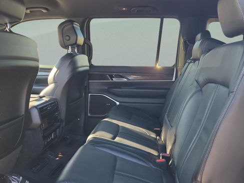 Used 2022 Jeep Wagoneer Series II image 10