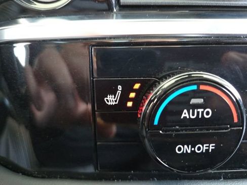 Used 2023 Nissan Pathfinder SL image 9