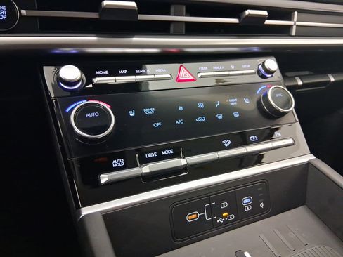 Used 2025 Hyundai Santa Fe SEL image 23