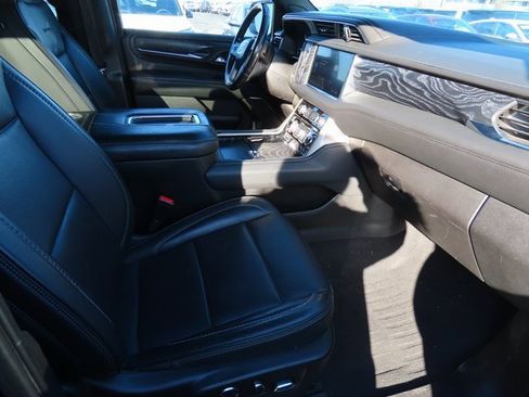 Used 2021 GMC Yukon XL Denali image 12