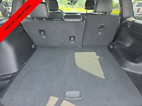 Used 2025 Jeep Grand Cherokee Altitude image 12