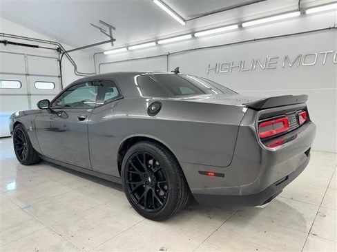 Used 2018 Dodge Challenger R/T Scat Pack w/ Dynamics Package RWD image 9