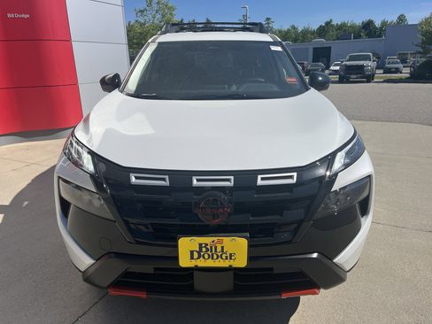 New 2026 Nissan Rogue SV AWD/4WD image 10