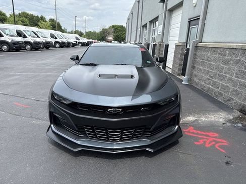 Used 2023 Chevrolet Camaro SS RWD image 7