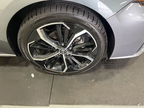 Used 2023 Nissan Altima 2.5 SR FWD image 12