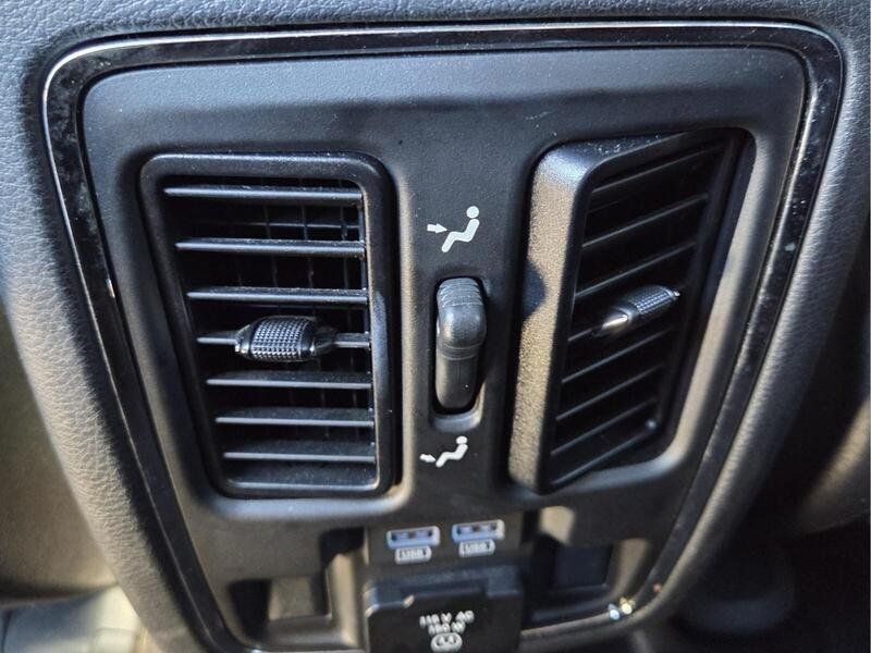 Used 2019 Jeep Grand Cherokee Limited RWD image 13