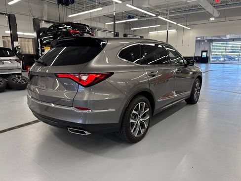 Used 2023 Acura MDX w/ Technology Package AWD/4WD image 3