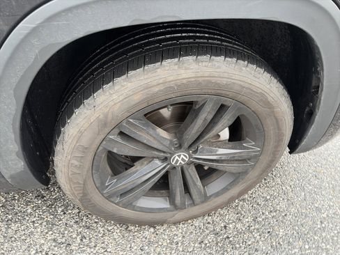 Used 2023 Volkswagen Atlas Cross Sport SEL R-Line image 25