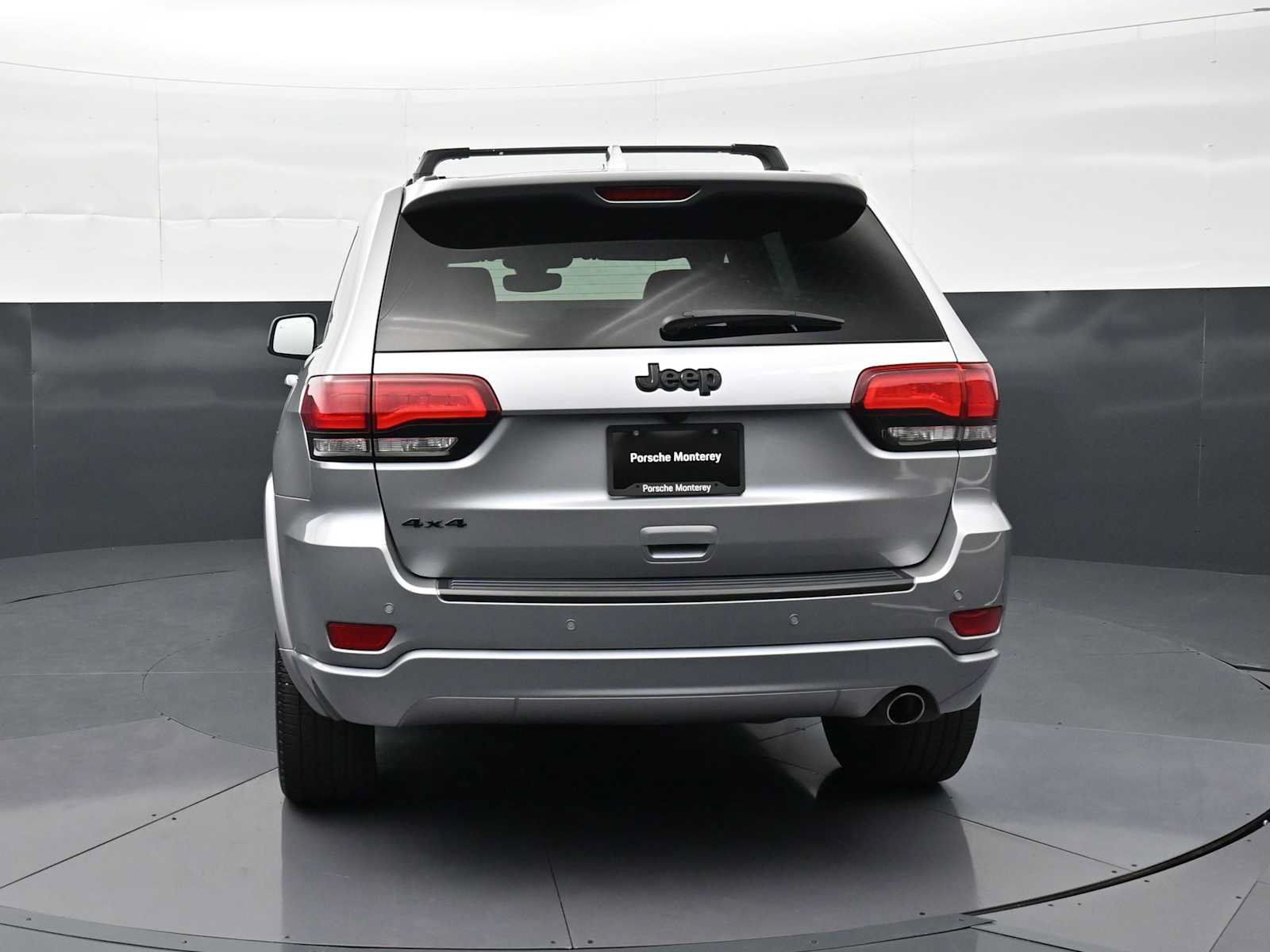 Used 2019 Jeep Grand Cherokee Altitude AWD/4WD image 24
