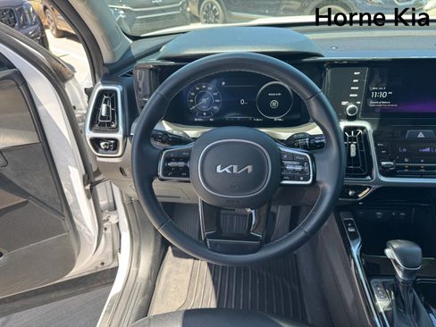 Certified 2023 Kia Sorento SX AWD/4WD image 17