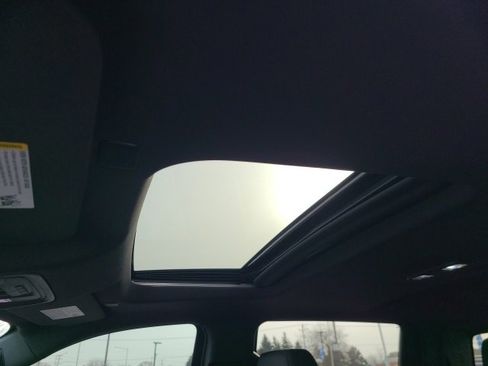 Used 2022 Chevrolet Silverado 1500 High Country w/ High Country Premium Package image 10