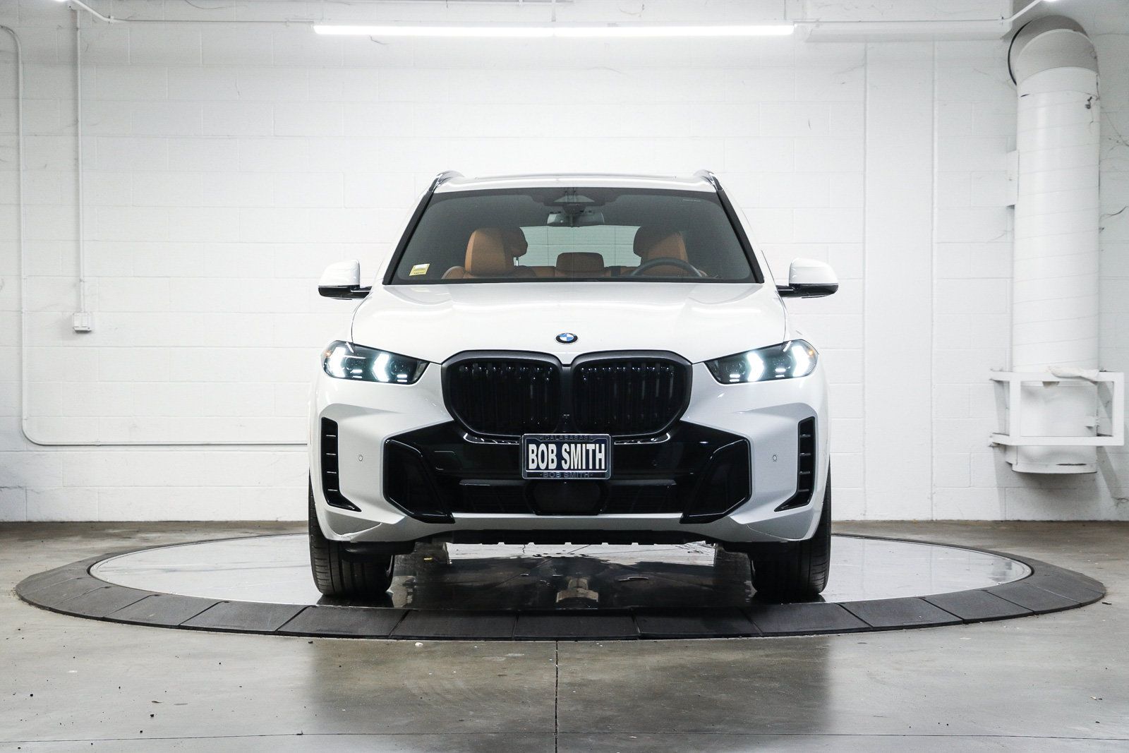 Used 2026 BMW X5 sDrive40i w/ M Sport Package RWD image 2