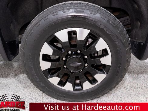 Used 2020 Chevrolet Silverado 2500 Custom w/ Custom Value Package AWD/4WD image 10