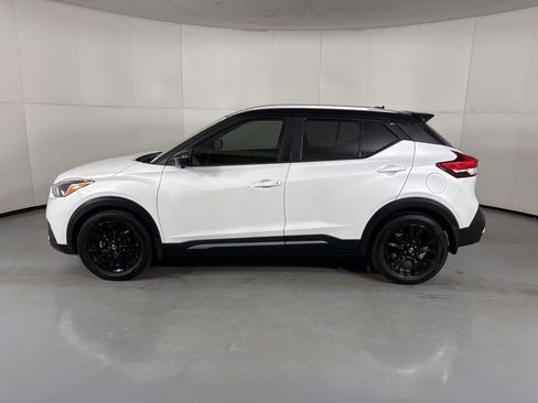 Used 2020 Nissan Kicks SR image 5