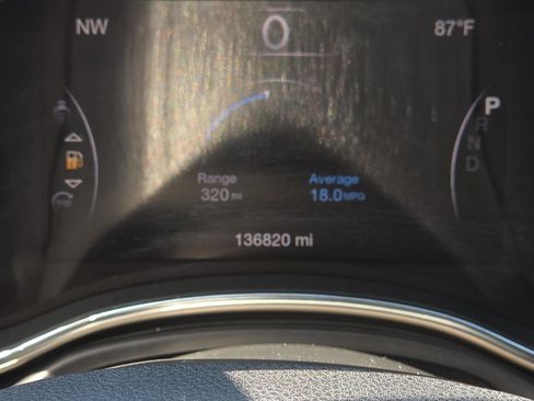 Used 2017 Jeep Grand Cherokee Overland w/ Jeep Active Safety Group AWD/4WD image 16