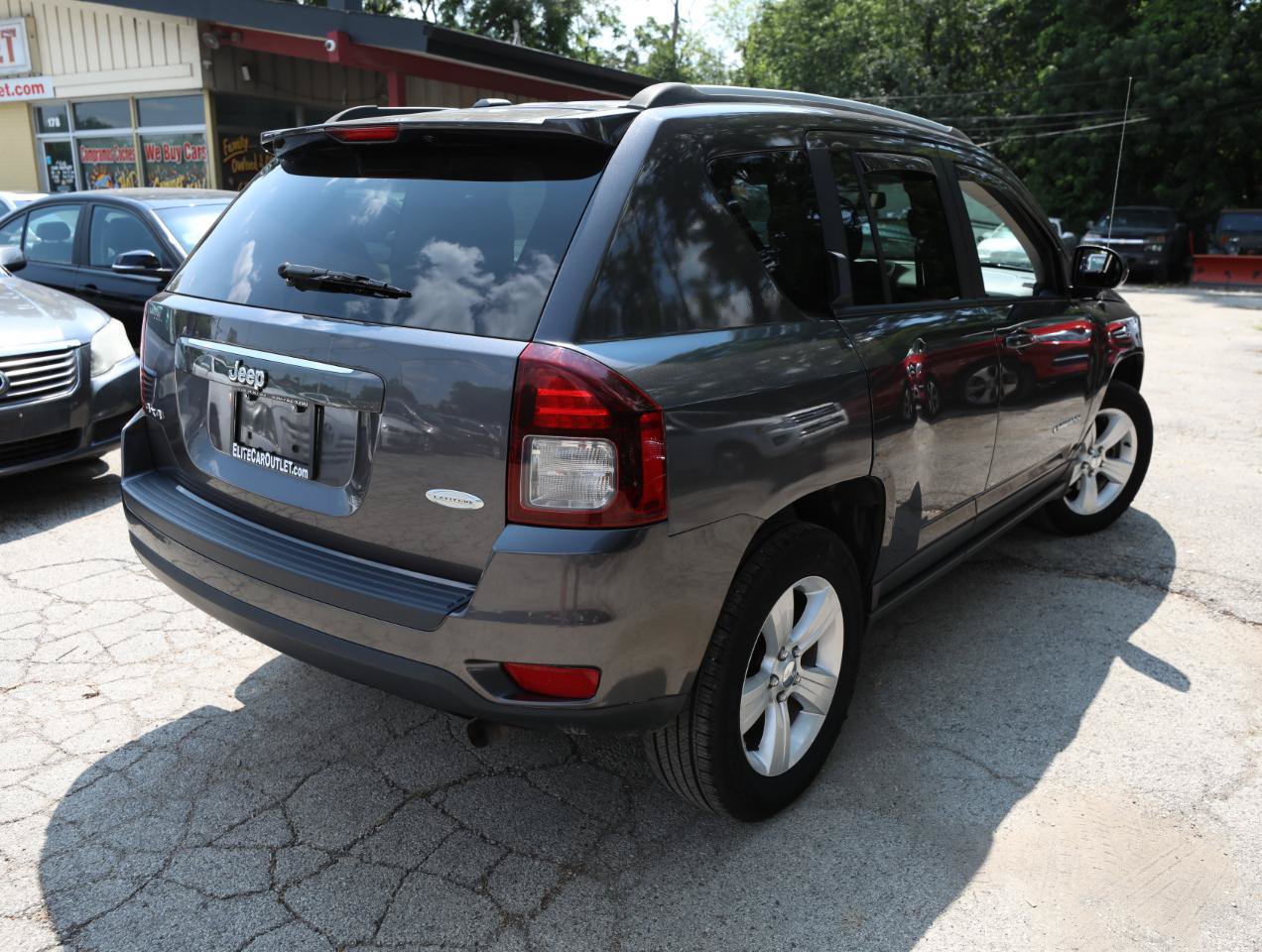 Used 2017 Jeep Compass Latitude AWD/4WD image 6