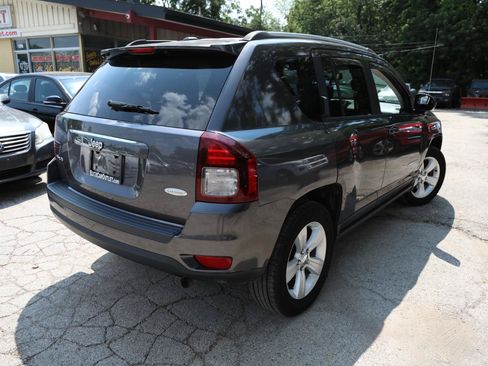 Used 2017 Jeep Compass Latitude AWD/4WD image 6