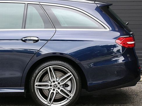 Used 2018 Mercedes-Benz E 400 4MATIC Wagon w/ Premium 2 Package image 20
