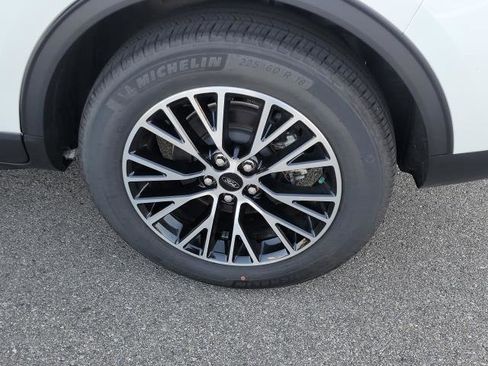 Used 2023 Ford Escape SE image 5