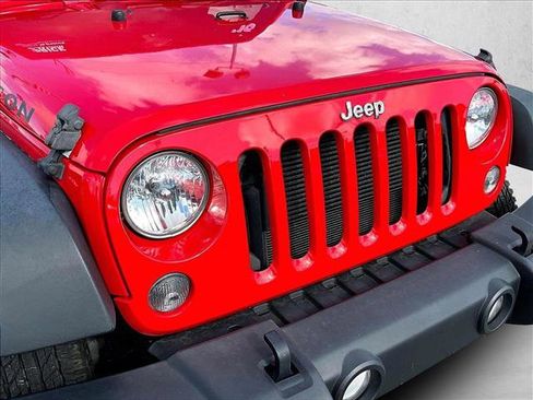 Used 2016 Jeep Wrangler Unlimited Rubicon w/ Connectivity Group image 29