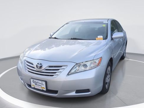 Used 2009 Toyota Camry LE image 1