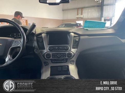 Used 2020 Chevrolet Suburban LT AWD/4WD image 26