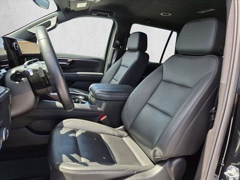 Used 2025 Chevrolet Tahoe LT RWD image 11