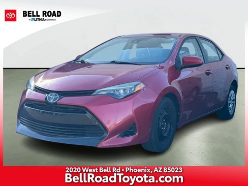 Used 2018 Toyota Corolla LE image 1