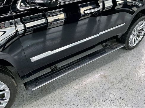 Used 2019 Cadillac Escalade Premium Luxury w/ LPO, Radiant Package AWD/4WD image 38