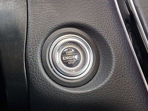 Used 2022 Mercedes-Benz GLC 300 4MATIC image 22