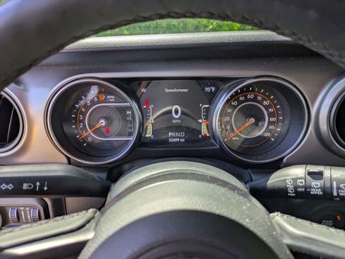 Used 2019 Jeep Wrangler Unlimited Sport S AWD/4WD image 15