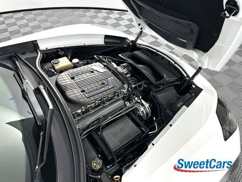 Used 2015 Chevrolet Corvette Z06 w/ 3LZ Preferred Equipment Group RWD image 40