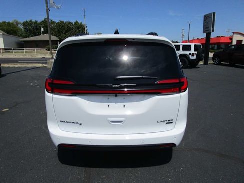 New 2026 Chrysler Pacifica Limited w/ Uconnect Theater Family Group AWD/4WD image 6