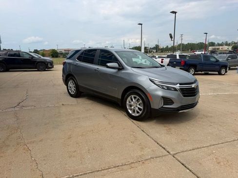 Used 2024 Chevrolet Equinox LT FWD image 5