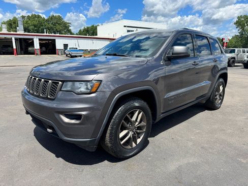 Used 2017 Jeep Grand Cherokee Laredo 75th Anniversary AWD/4WD image 1
