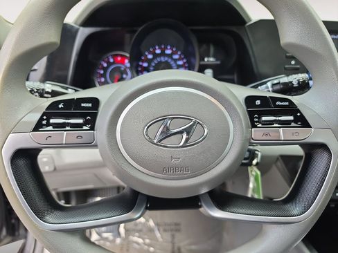 Used 2021 Hyundai Elantra SE FWD image 12