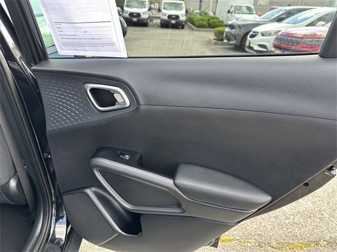 Used 2020 Kia Soul EX image 39