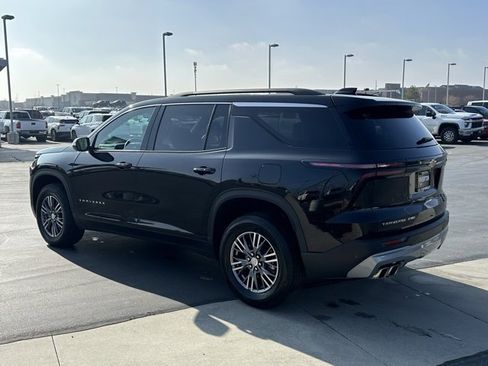 Used 2025 Chevrolet Traverse LT image 26