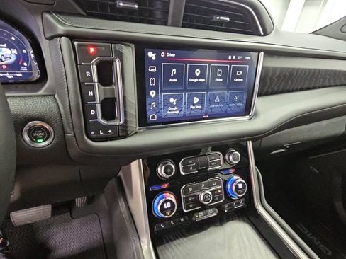 Used 2023 GMC Yukon XL Denali AWD/4WD image 13