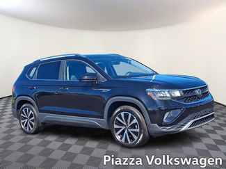Certified 2023 Volkswagen Taos SE image 1