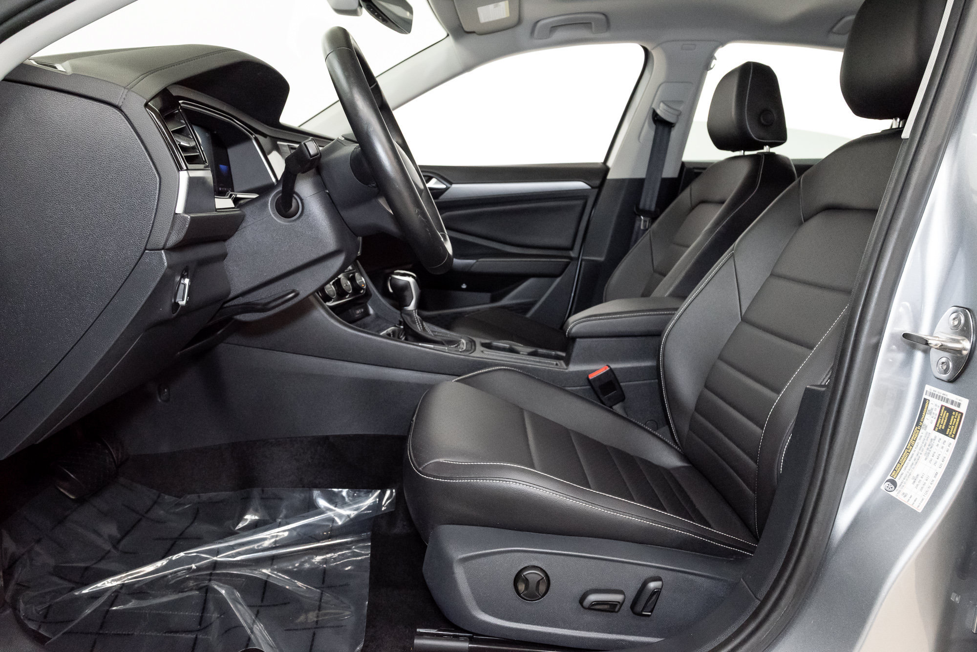 Used 2024 Volkswagen Jetta SE w/ Panoramic Sunroof Package FWD image 14