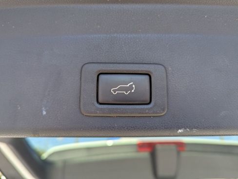 Used 2019 Subaru Ascent Touring w/ Popular Package #2A image 8