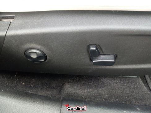 Used 2016 Chrysler 300 Limited w/ Driver Convenience Group image 22