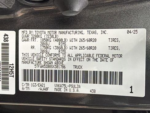 Used 2025 Toyota Tundra Limited image 40