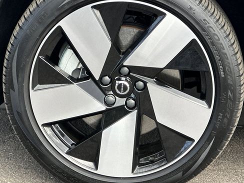 Certified 2023 Volvo XC40 Recharge Ultimate w/ Protection Package Premier image 33