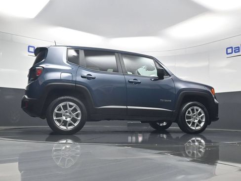 Used 2023 Jeep Renegade Latitude AWD/4WD image 43