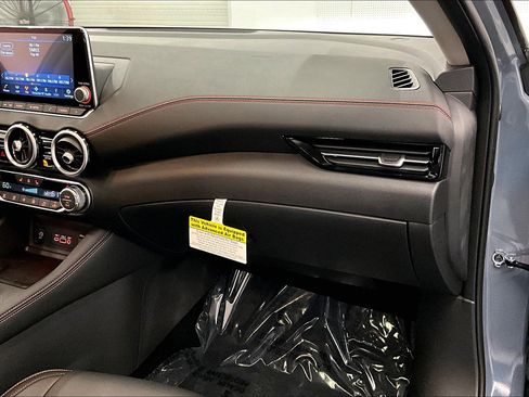 New 2025 Nissan Sentra SR w/ SR Premium Package FWD image 33