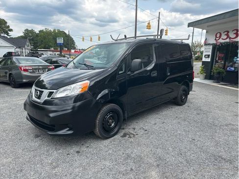 Used 2013 Nissan NV200 S w/ Back Door Glass Pkg image 3