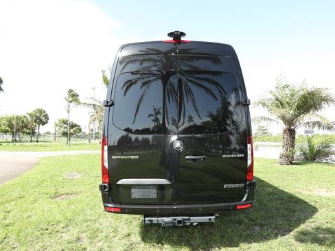 Used 2024 Mercedes-Benz Sprinter 3500 image 31